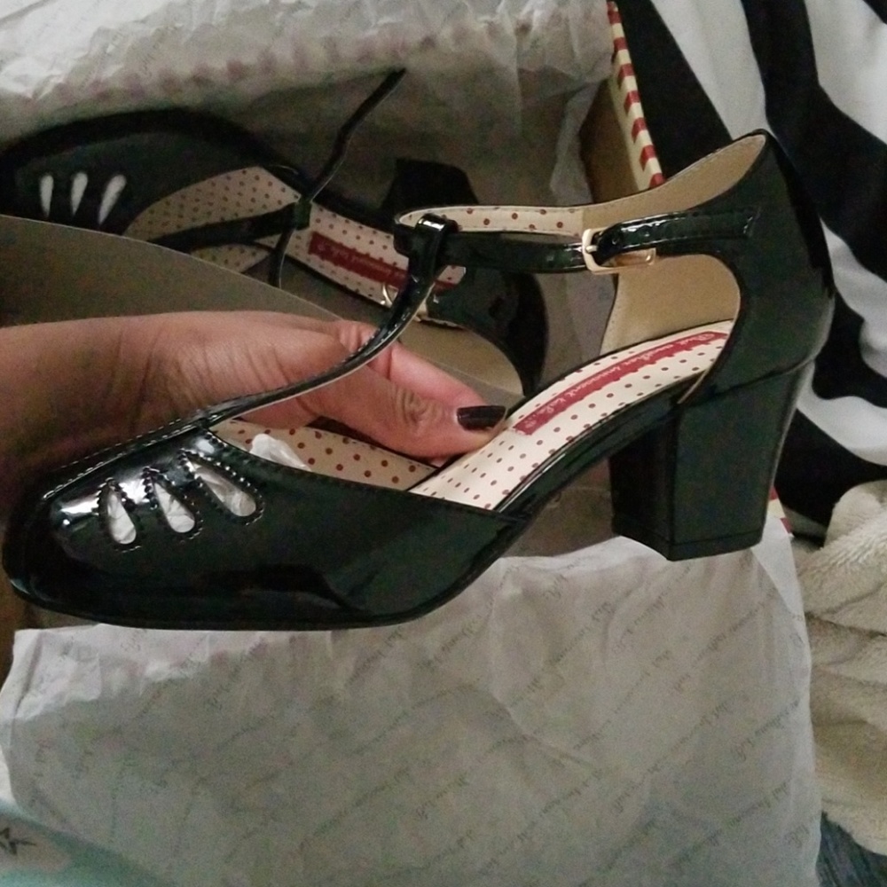 B.A.I.T Footwear Robbie 6.5 Black heel